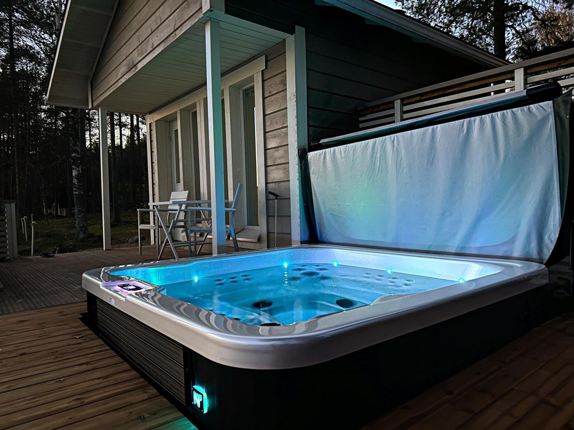 Luxurious Kinos With Jacuzzi Villa
